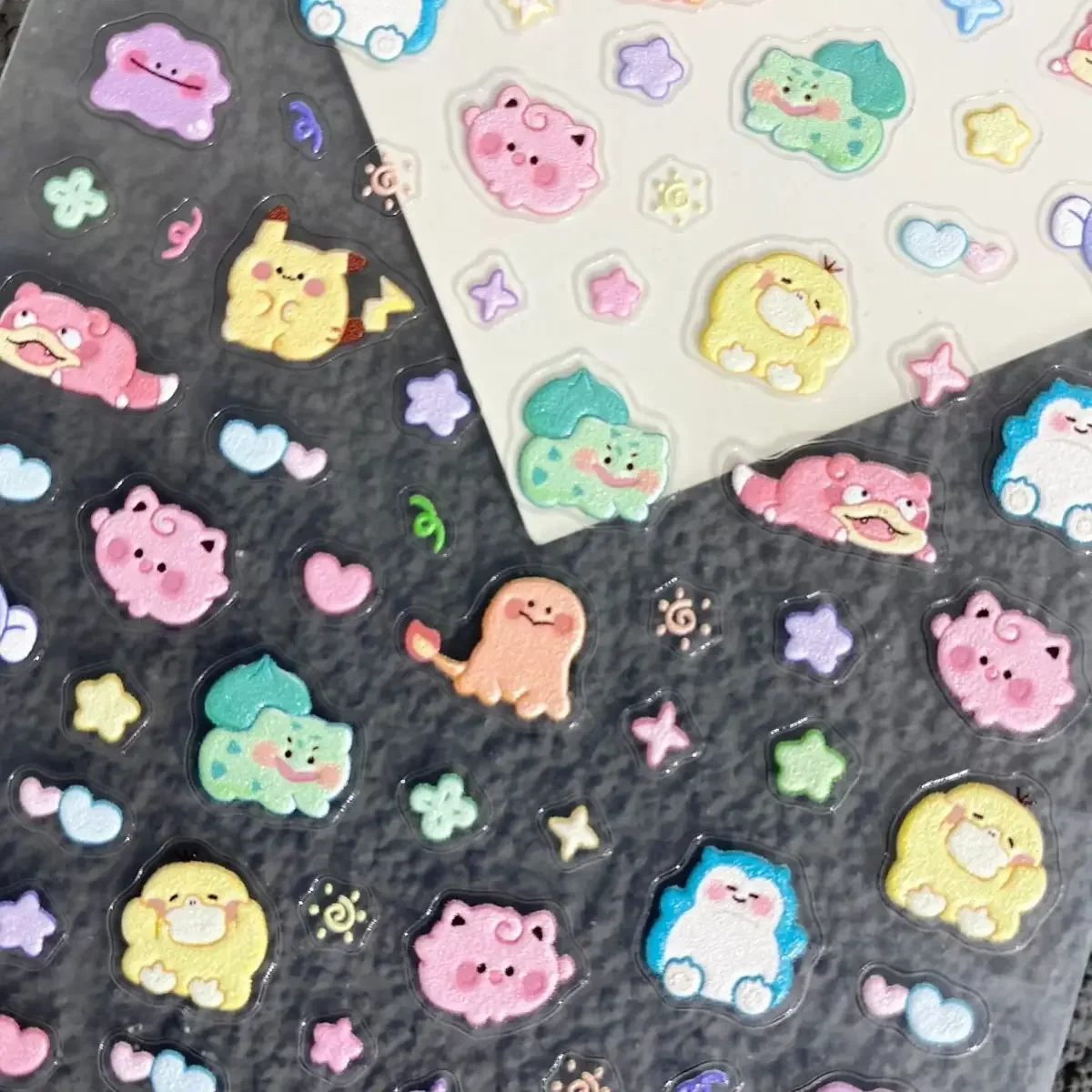 Anime Merchandise Nepal - ポケモンピカチュウネイルステッカー 5D エンボス加工ネイルアートステッカー水カップ電話ケース DIY デコ誕生日キッズギフト